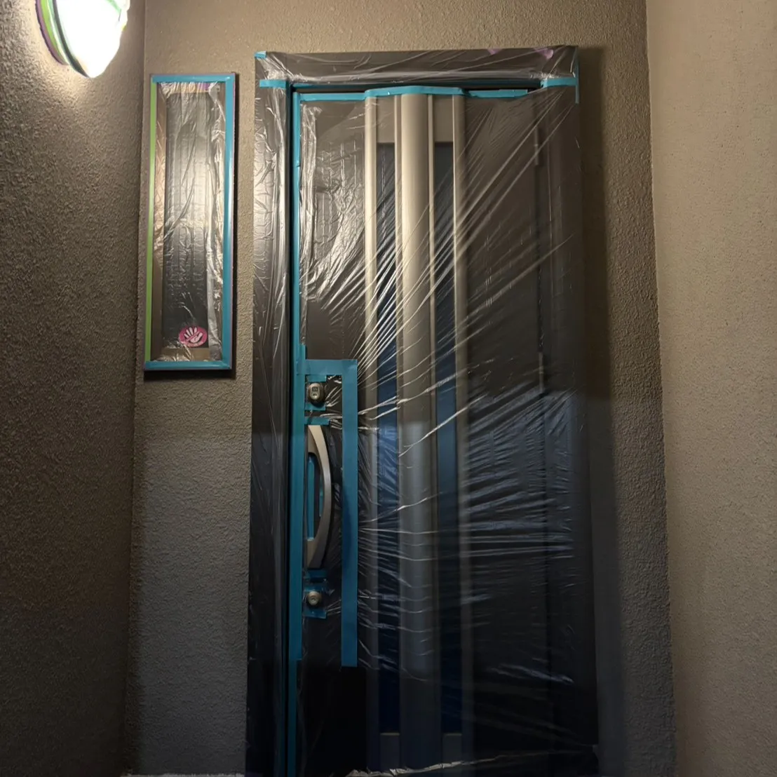 本日は、屋根部分のコロニアルの密着テストを行い、特に問題がな...