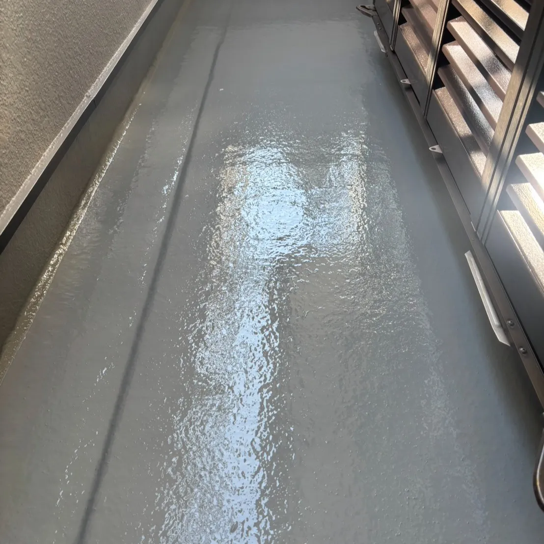 ー松戸市A様邸下屋根・ベランダ床上塗り（屋根・外壁塗装工事）...