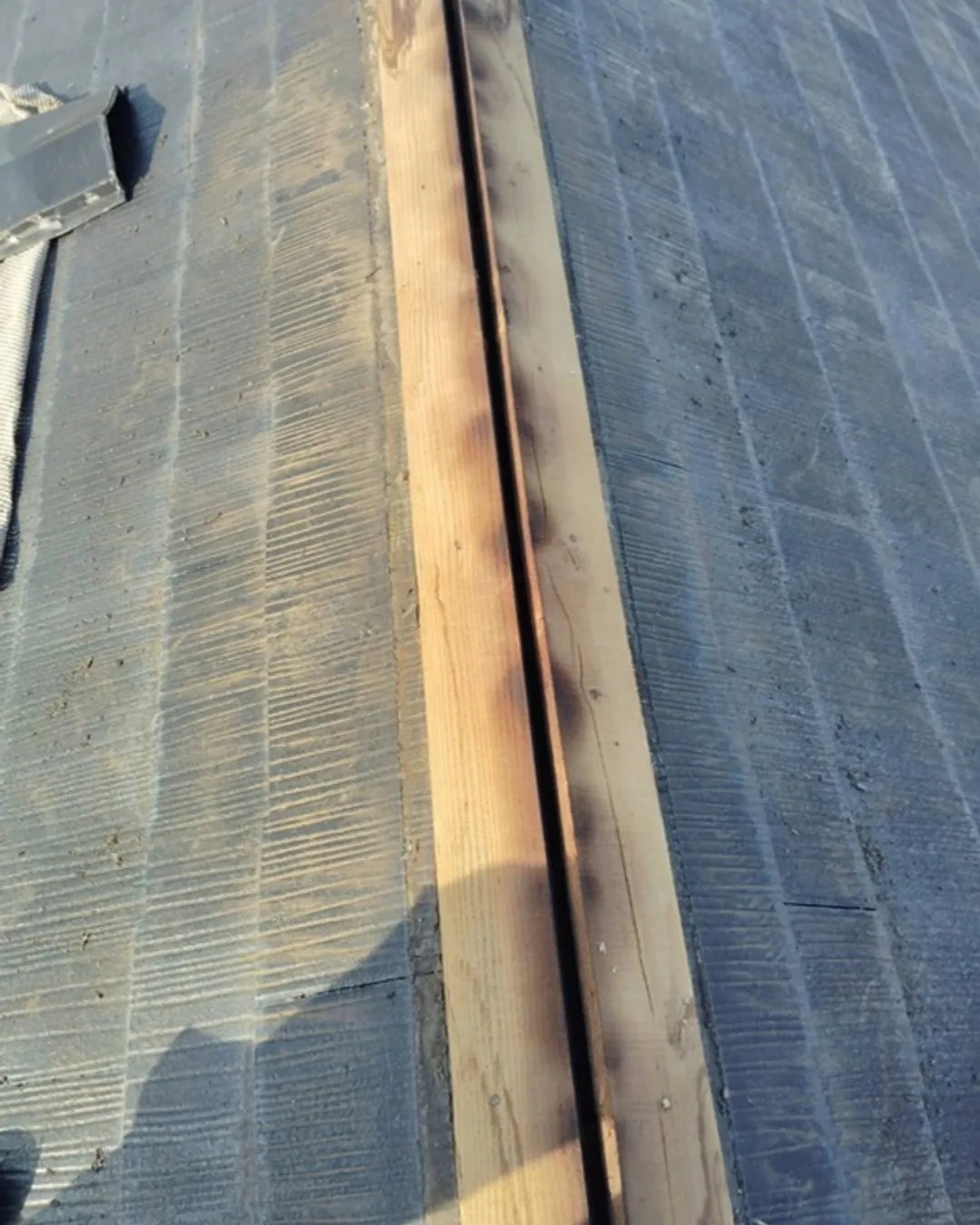 ー松戸市A様邸棟トタン交換(屋根棟板金交換工事)-