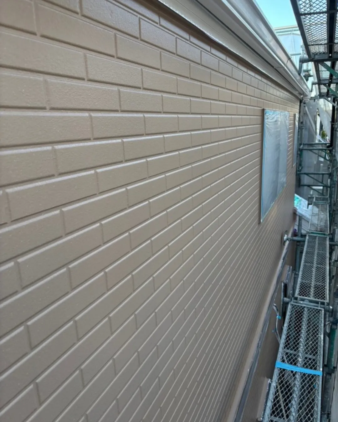 ー松戸市T様邸外壁中塗り（屋根・外壁塗装工事）－