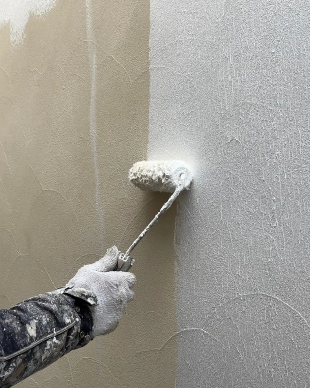 ー市川市N様邸外壁下塗り（屋根・外壁塗装工事）－