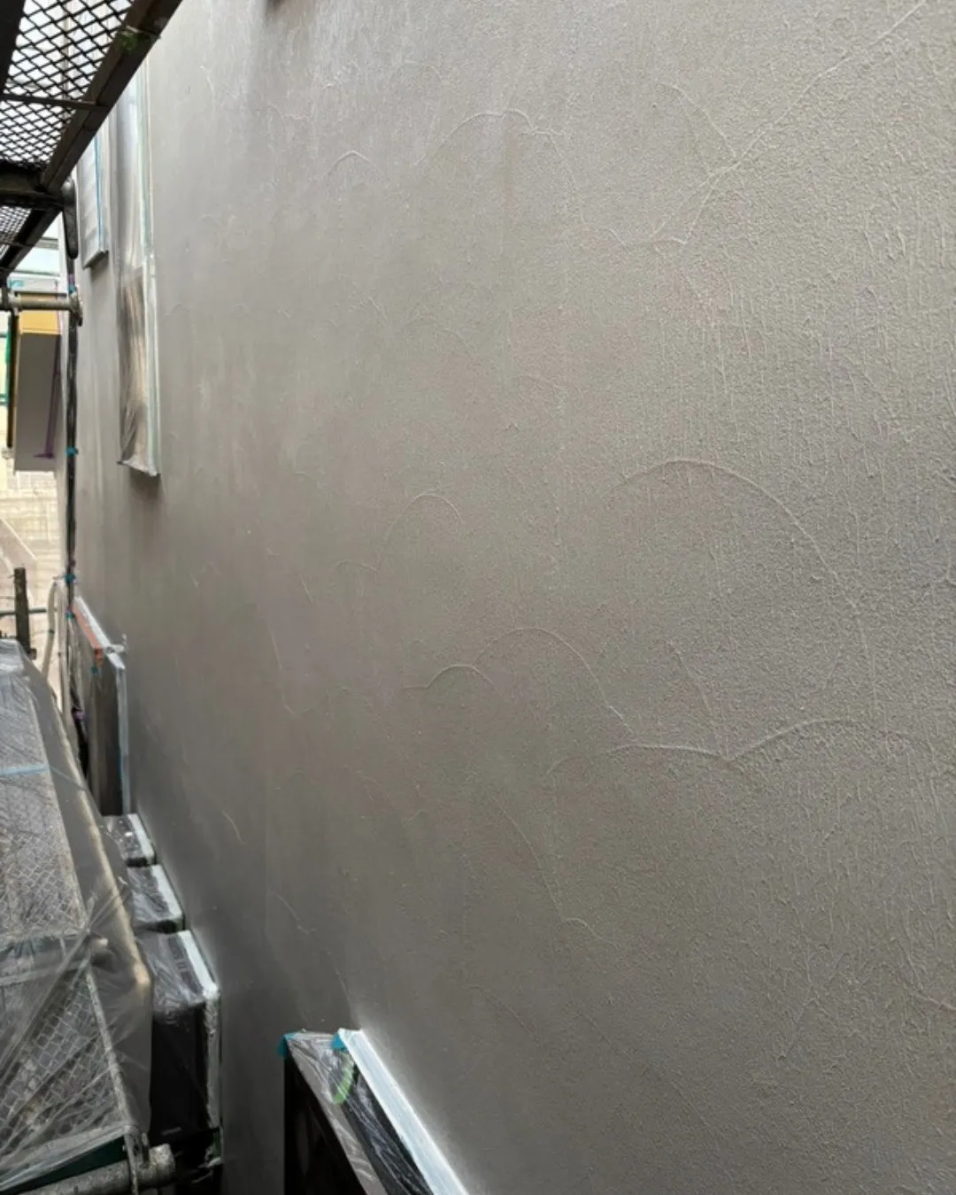 ー市川市N様邸外壁下塗り(屋根・外壁塗装工事)-