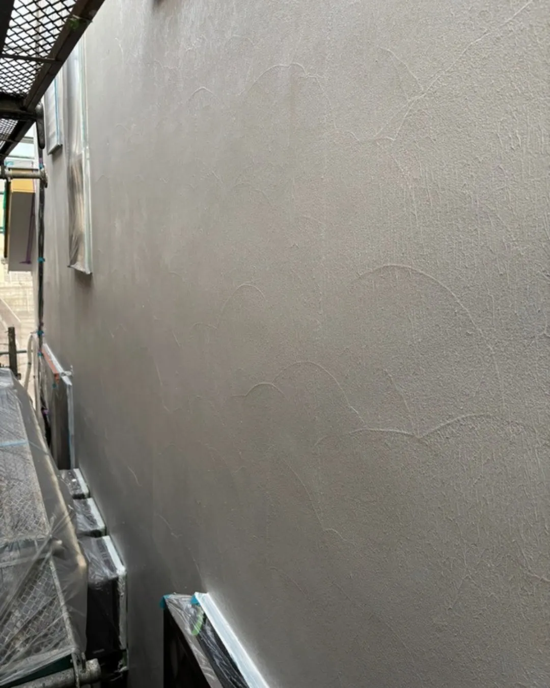 ー市川市N様邸外壁下塗り(屋根・外壁塗装工事)-