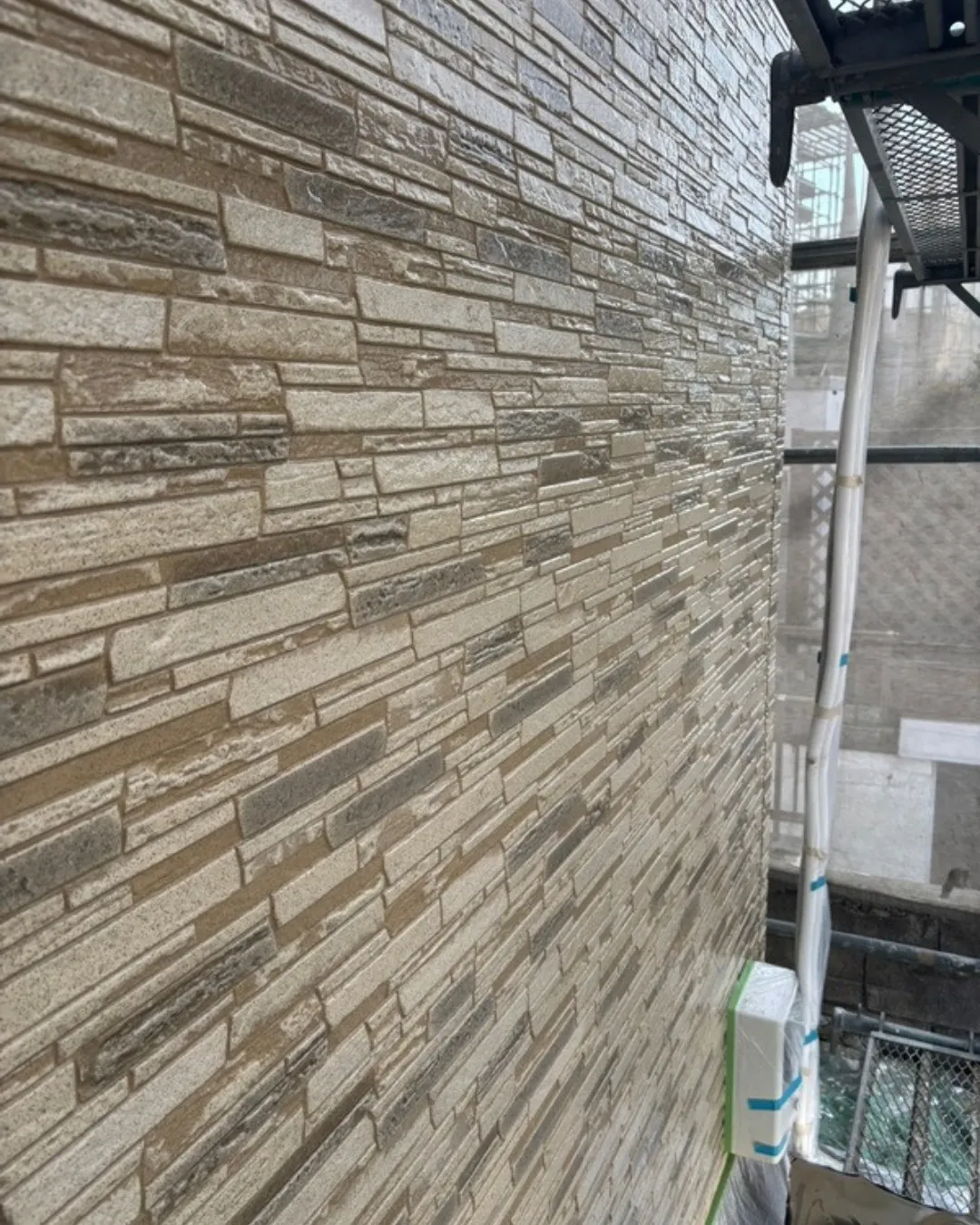 ー松戸市I様邸外壁中塗り(外壁塗装工事)-