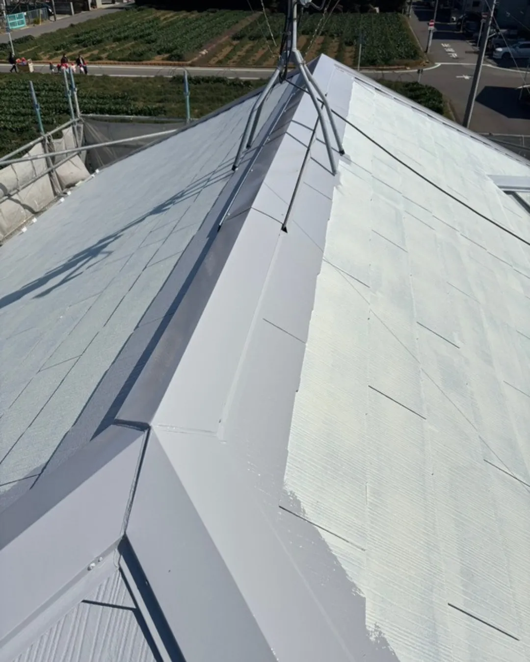 ー松戸市A様邸屋根、外壁中塗り（屋根・外壁塗装工事）－