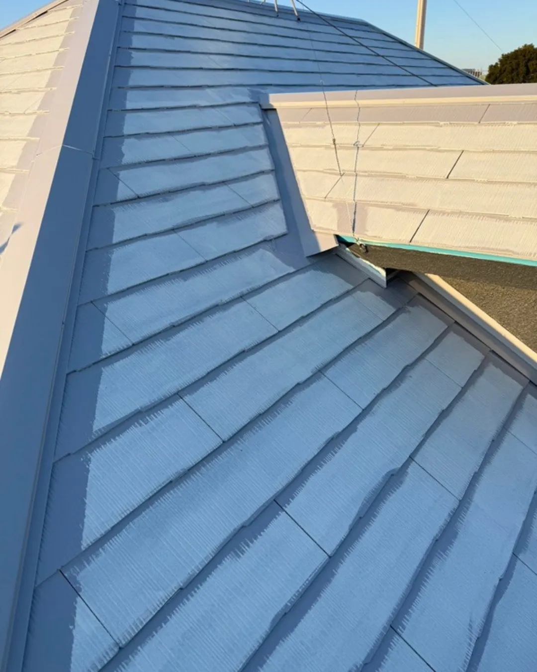 ー松戸市A様邸屋根、外壁中塗り（屋根・外壁塗装工事）－