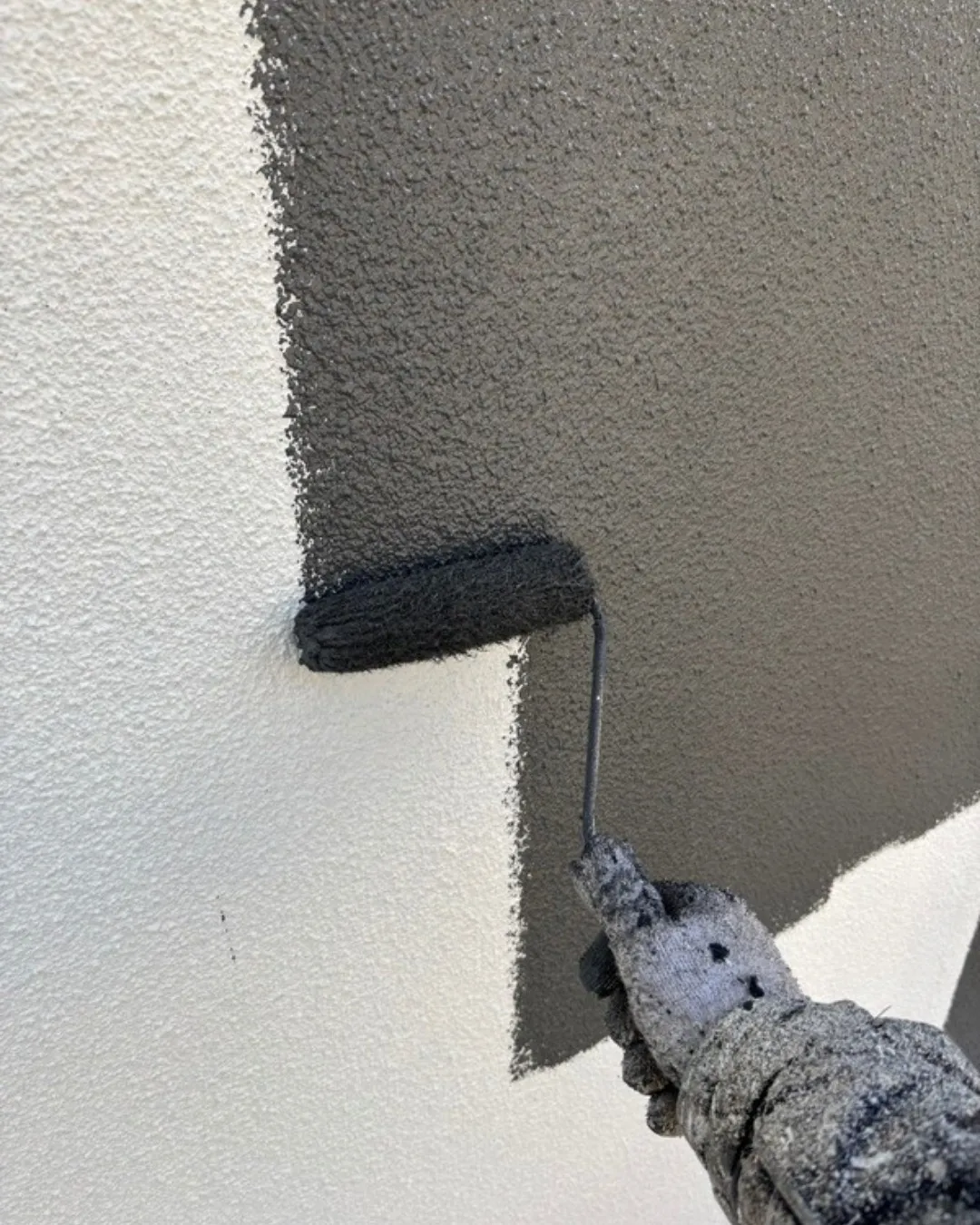 ー松戸市A様邸屋根、外壁中塗り（屋根・外壁塗装工事）－