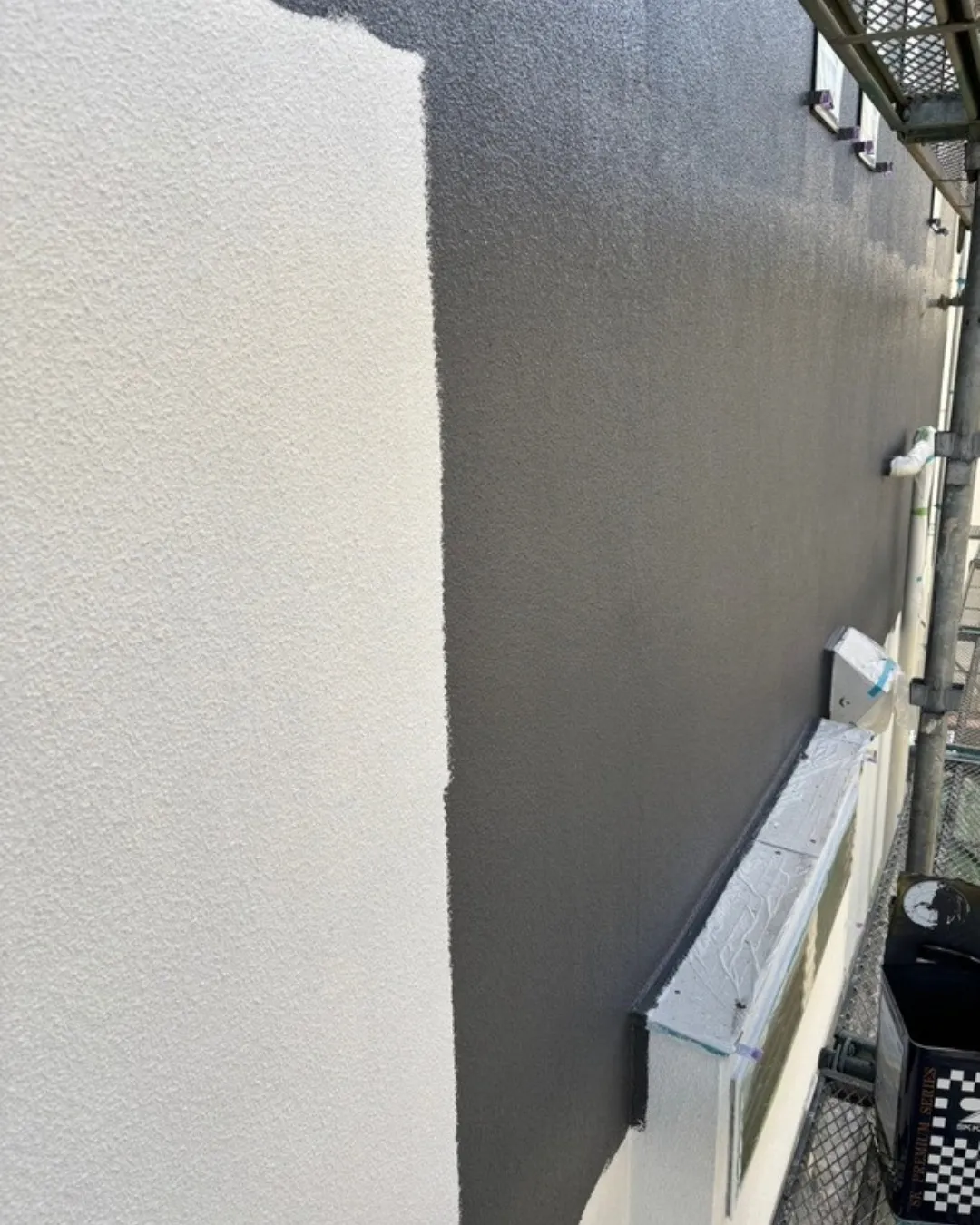 ー松戸市A様邸屋根、外壁中塗り（屋根・外壁塗装工事）－