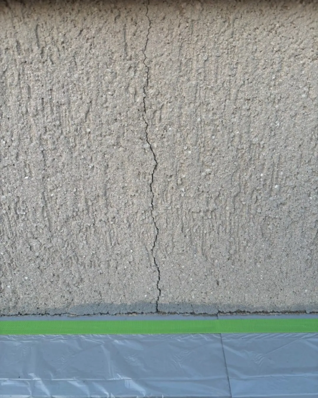 ー市川市O様邸屋根・外壁下地強化塗装作業（屋根・外壁塗装工事...