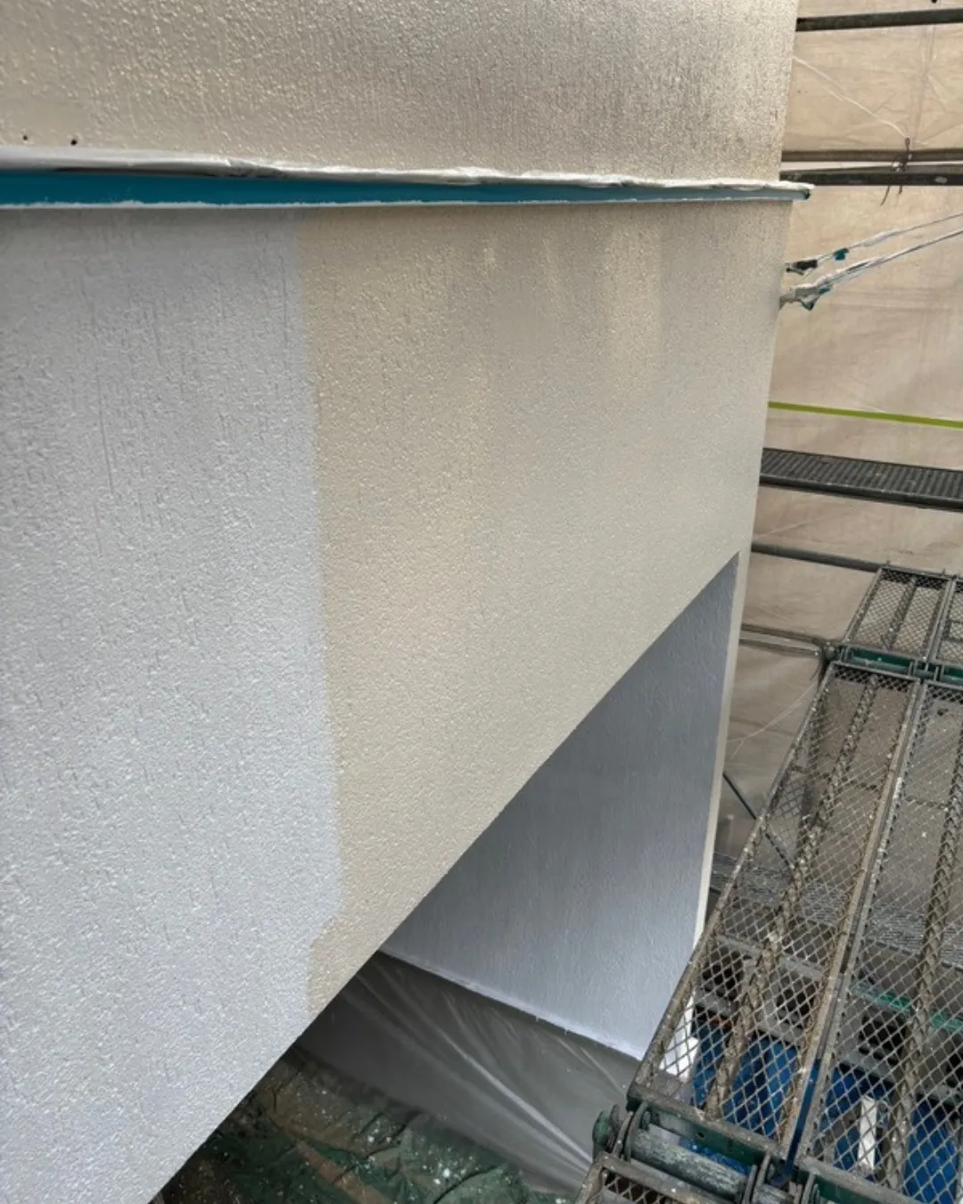 ー市川市O様邸外壁中塗り他（屋根・外壁塗装工事）－