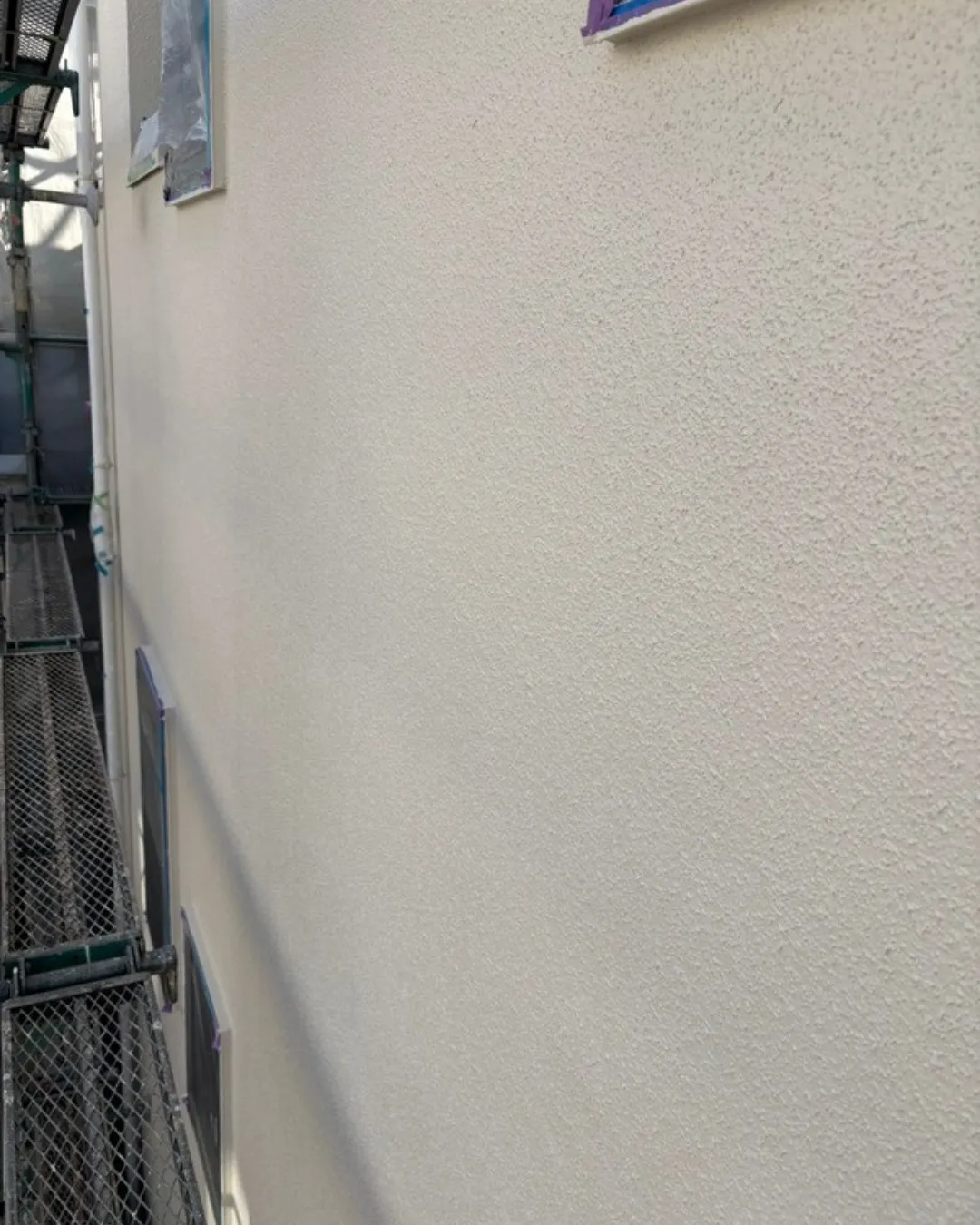 ー市川市O様邸外壁中塗り他（屋根・外壁塗装工事）－