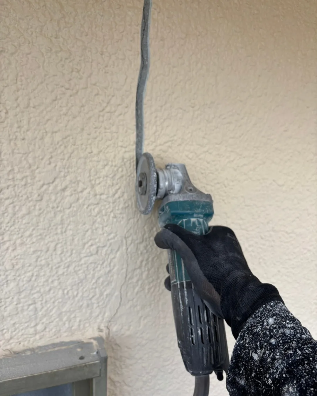 ー松戸市M様邸クラック補修他（屋根・外壁塗装工事）－