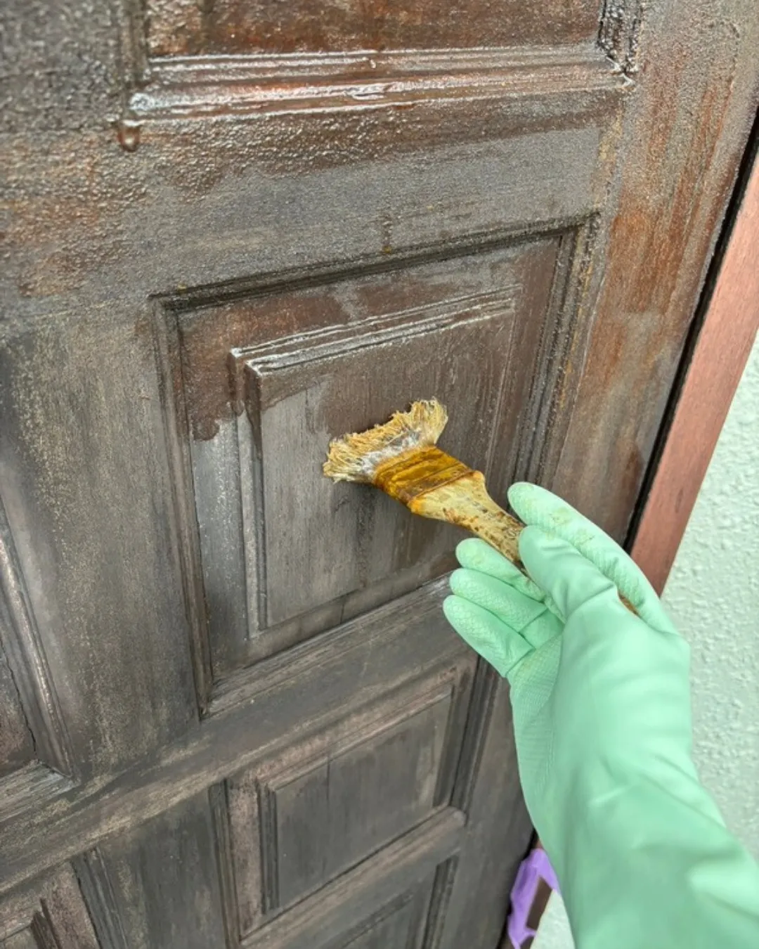 ー松戸市M様邸玄関ドア木製ドアのメンテナンス作業を行いました...