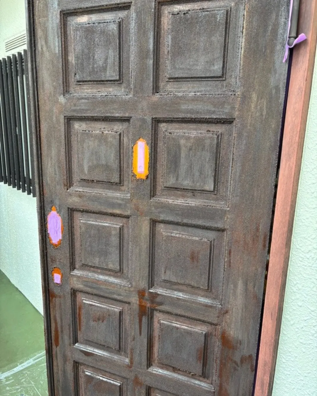 ー松戸市M様邸玄関ドア木製ドアのメンテナンス作業を行いました...
